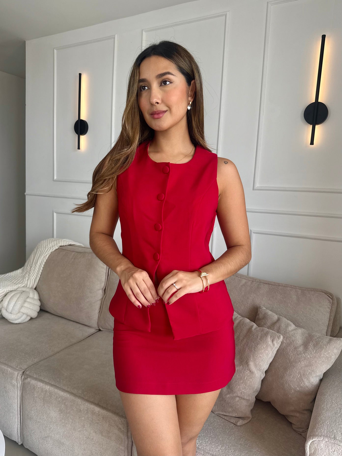 Camisa 4 botones color rojo cereza