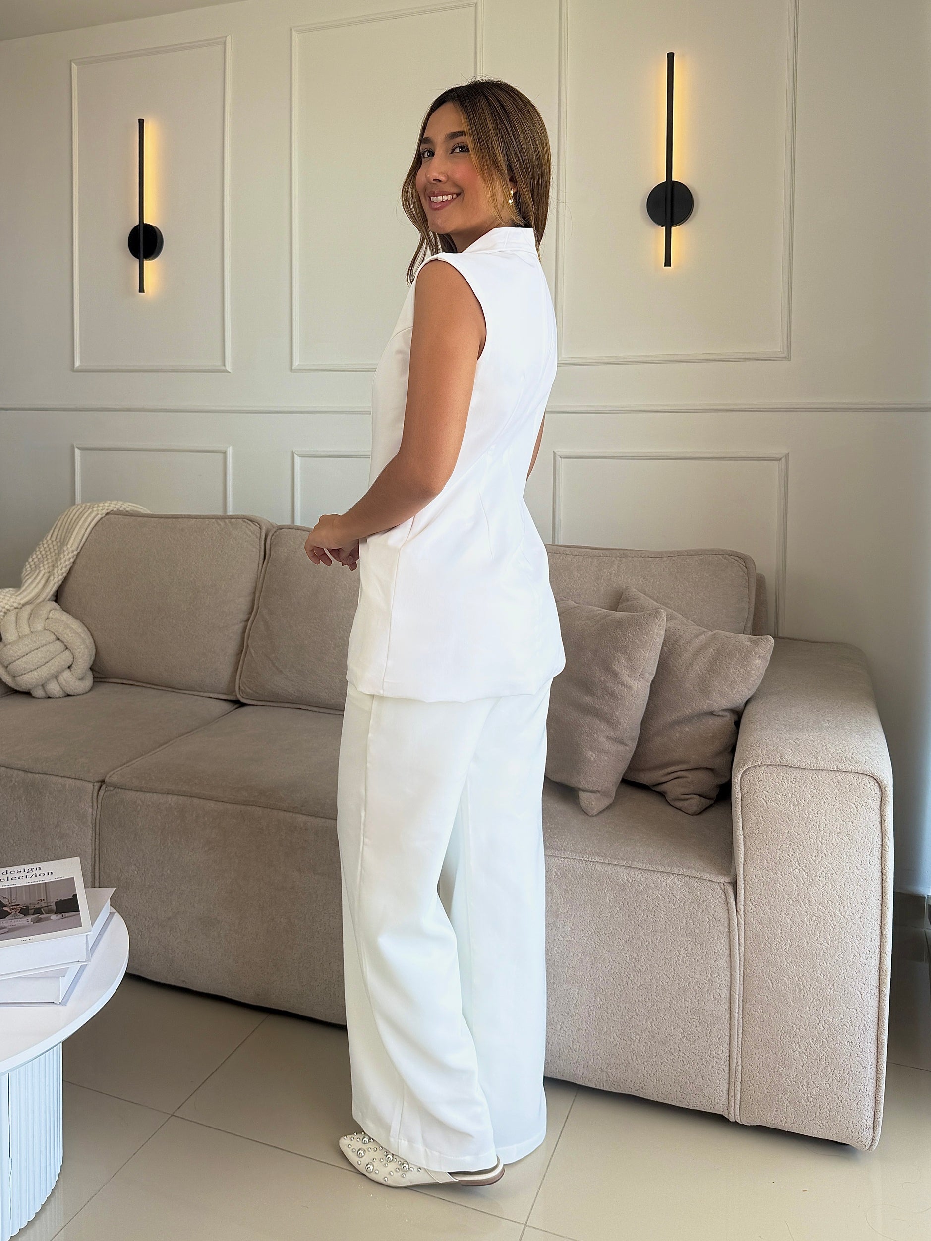 Set blazzer y pantalon con bolsillos en blanco hueso