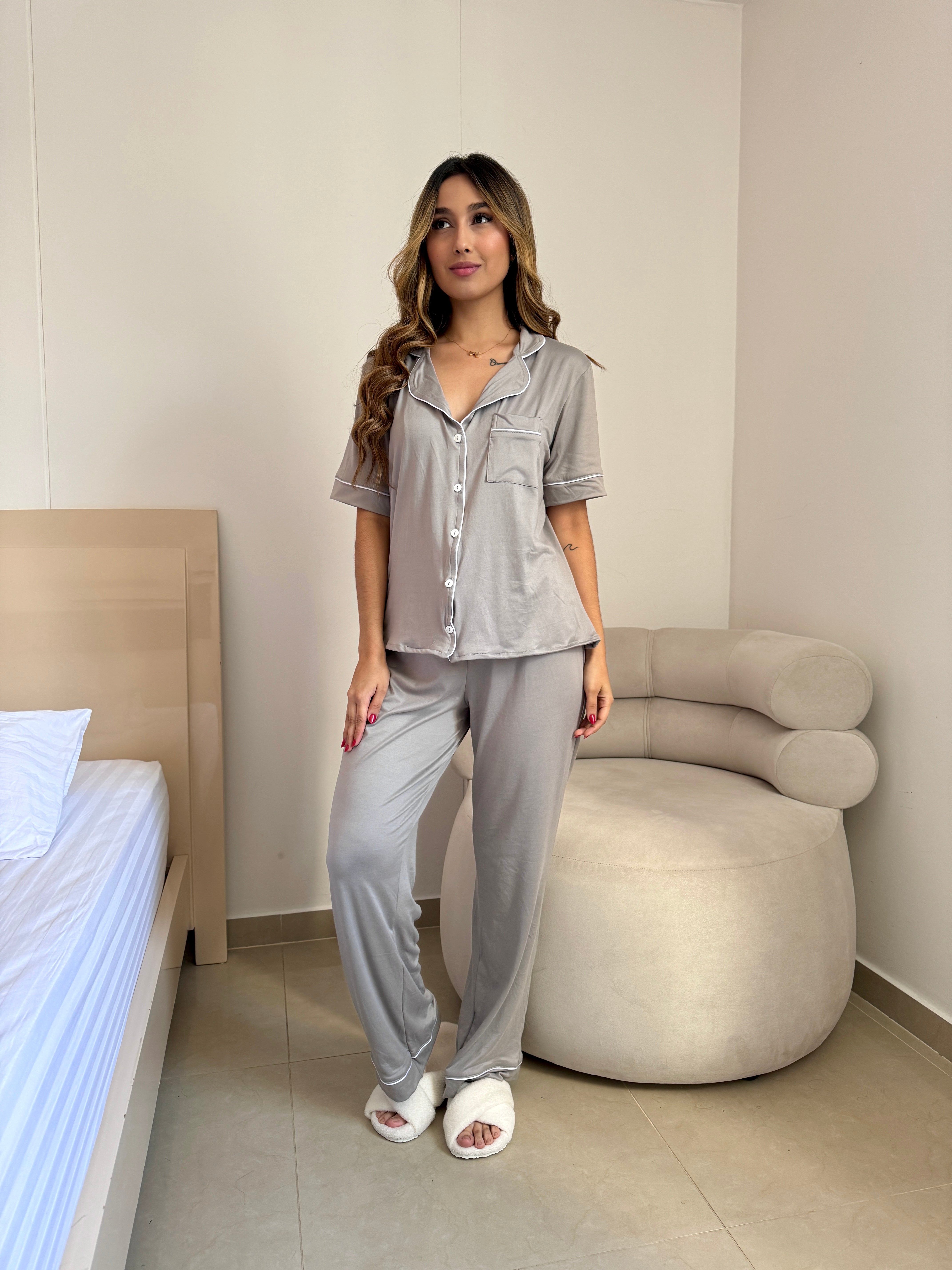 Pijama Manga corta y pantalon super suave gris