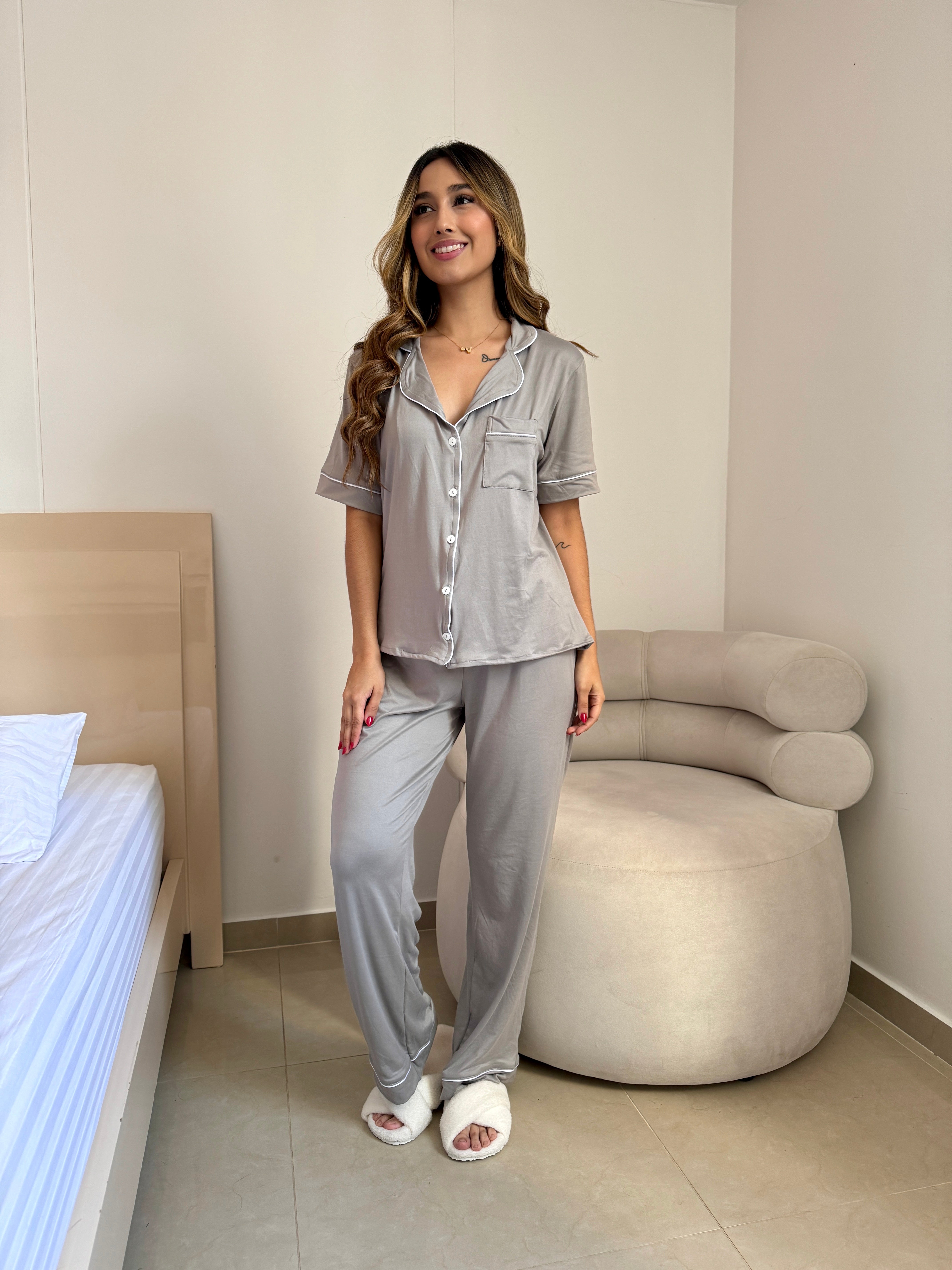 Pijama Manga corta y pantalon super suave gris