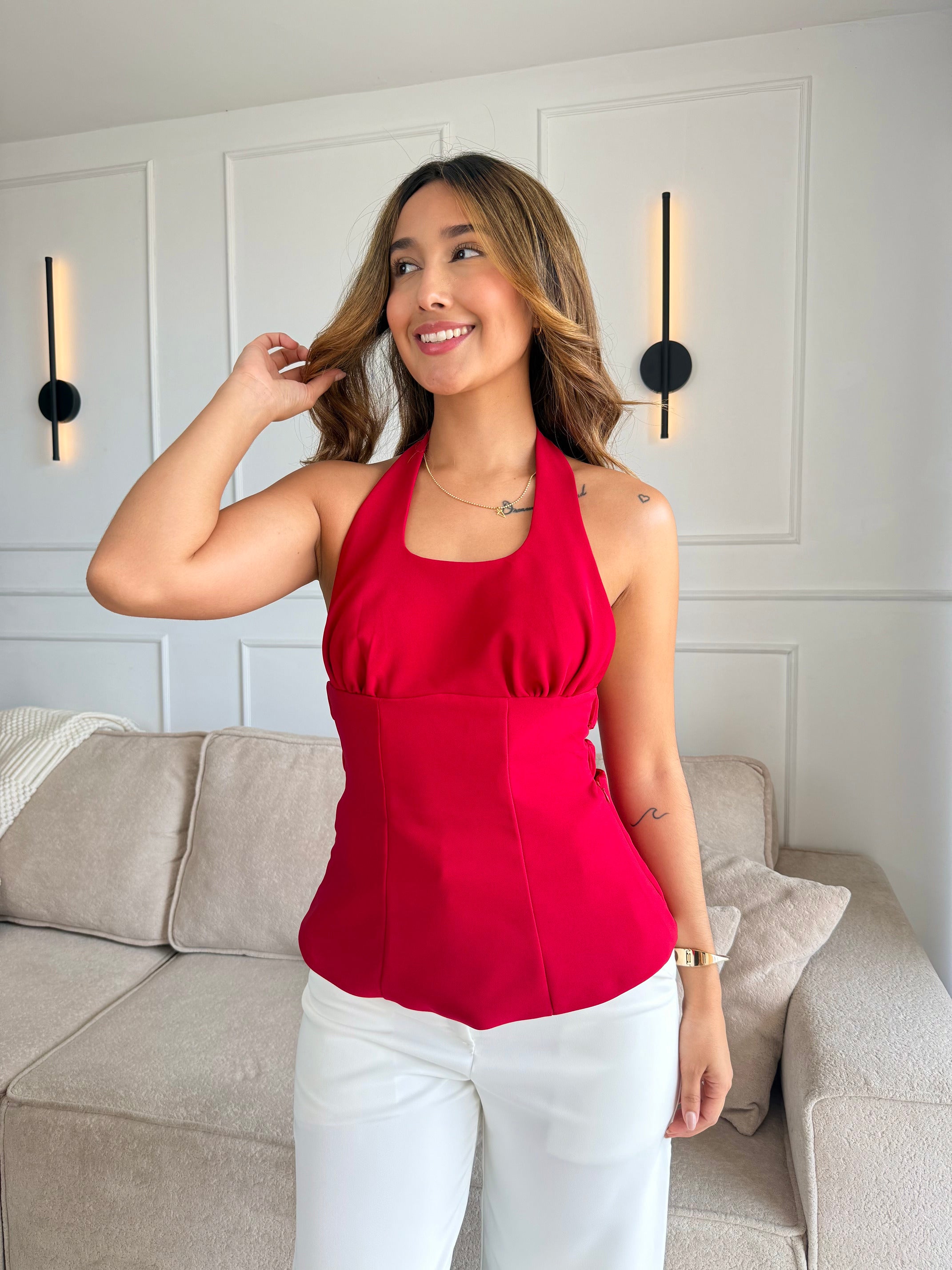 Camisa con lazos en la espalda color rojo